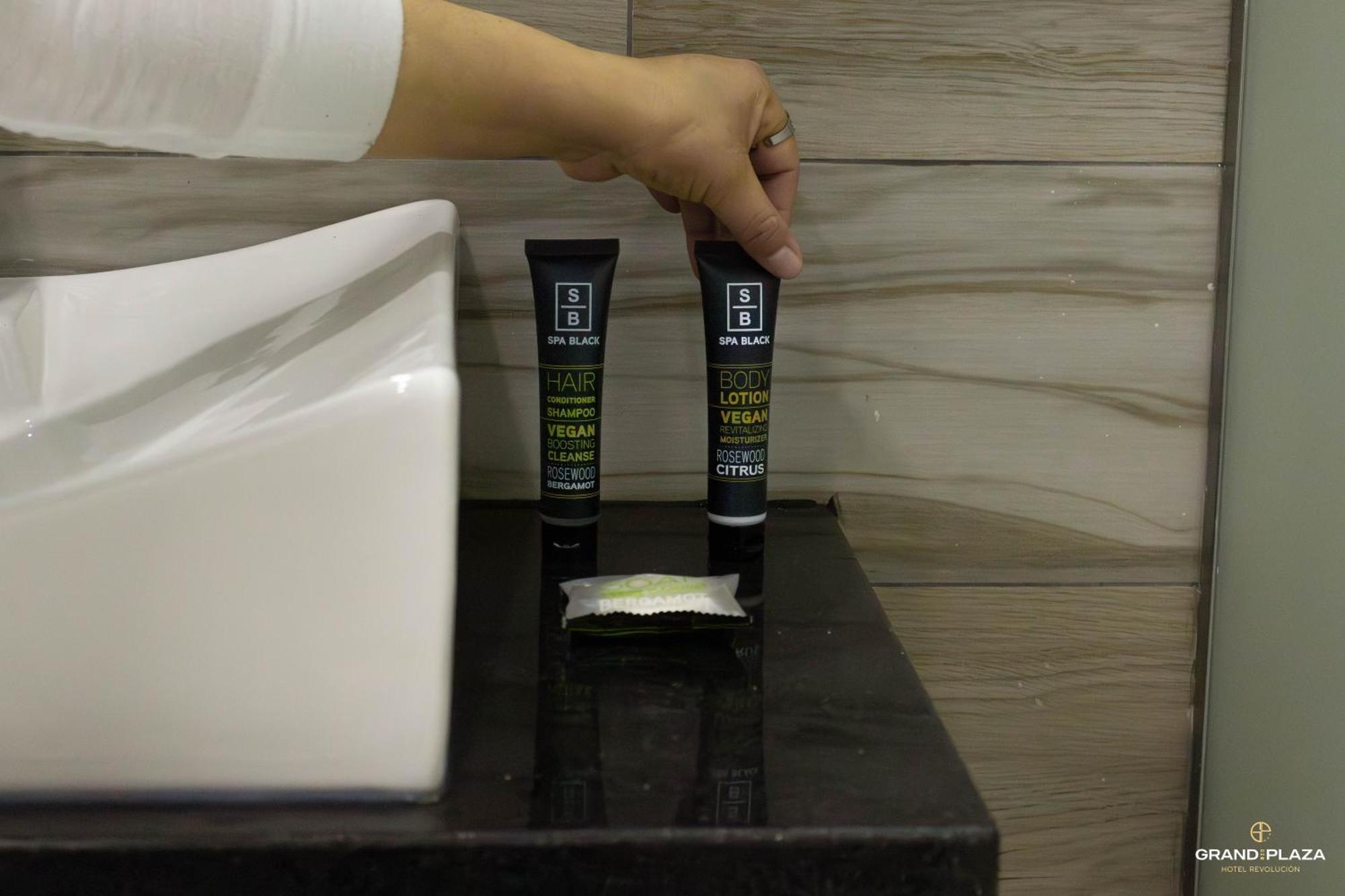 Hotel Grand One Plaza Tijuana Zewnętrze zdjęcie