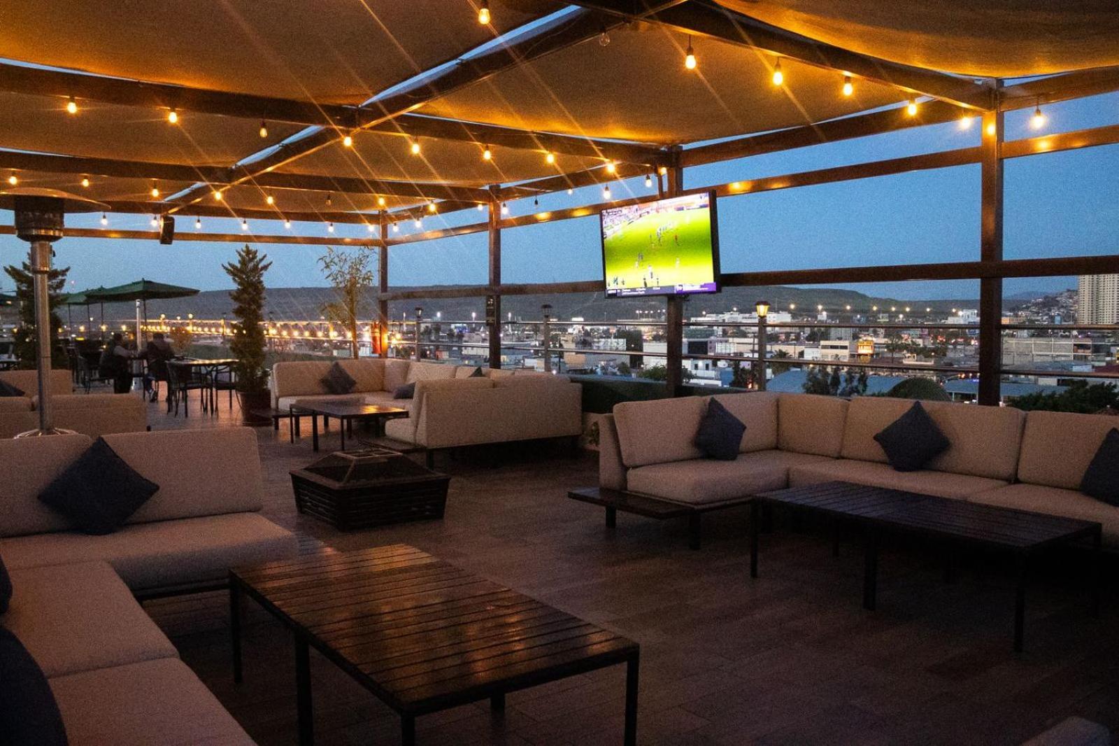 Hotel Grand One Plaza Tijuana Zewnętrze zdjęcie